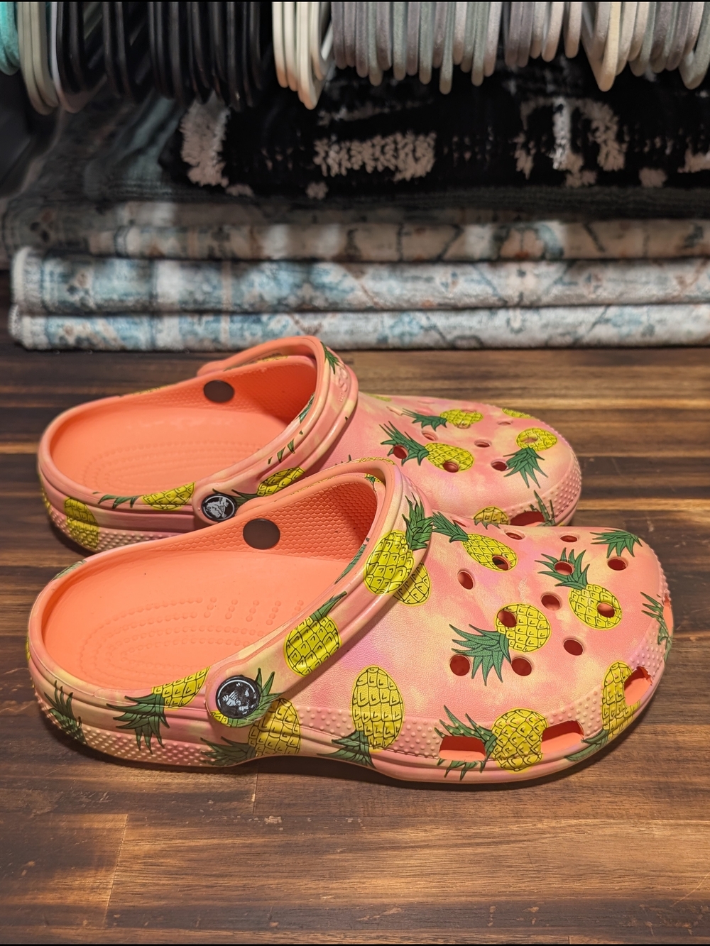 Unisex Woman's 8 Mens 6 Pineapple Crocs